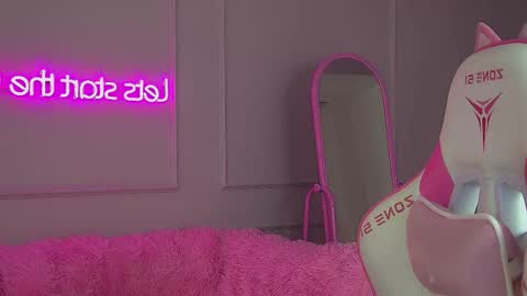 Snapshot of agatafoxley chatting on November 24, 7:35 pm AgataFoxley online show from November 24, 7:35 pm