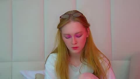 Snapshot of agatafoxley chatting on November 30, 6:28 am AgataFoxley online show from November 30, 6:28 am