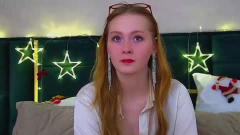 Snapshot of agatafoxley chatting on December 4, 6:27 pm AgataFoxley online show from December 4, 6:27 pm