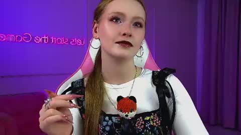 Snapshot of agatafoxley chatting on June 20, 6:33 pm AgataFoxley online show from June 20, 6:33 pm