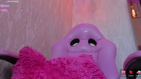 Snapshot of agatha_russh_ chatting on January 30, 9:36 pm LUNNA online show from January 30, 9:36 pm