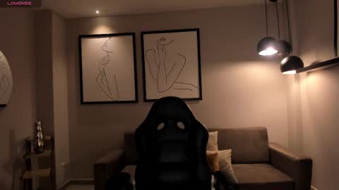 Snapshot of agathakondo chatting on February 9, 11:04 pm Agatha online show from February 9, 11:04 pm