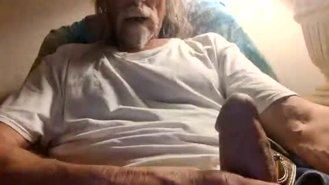 Snapshot of agedhardwood59618233 chatting on July 9, 2:59 am agedhardwood59618233 online show from July 9, 2:59 am
