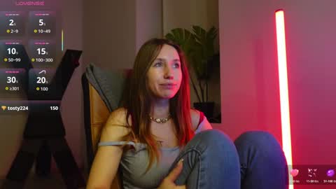 Agelina Lilly Laura online show from December 14, 6:45 pm