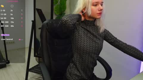 Agelina Lilly Laura online show from January 17, 6:40 am