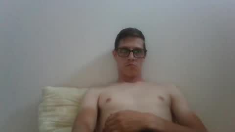 Snapshot of agentradnai96 chatting on July 25, 11:41 am agentradnai96 online show from July 25, 11:41 am