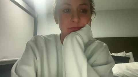 Snapshot of aggbb chatting on January 11, 1:59 am Annie online show from January 11, 1:59 am