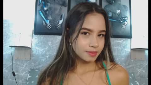 Snapshot of aghata_walkerl chatting on January 20, 8:29 pm aghata walkerl online show from January 20, 8:29 pm