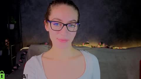 agnes wells online show from December 2, 9:25 am