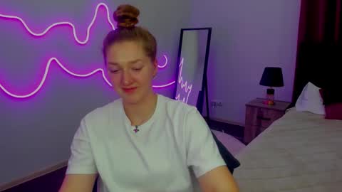 AgnesArden online show from March 11, 9:15 pm