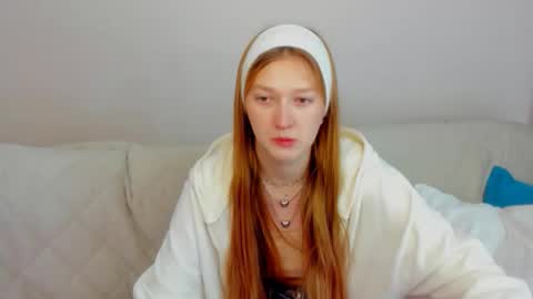 AgnesArden online show from November 17, 1:06 pm