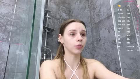 Snapshot of agnessi_ chatting on October 19, 5:19 am agnessi_ online show from October 19, 5:19 am