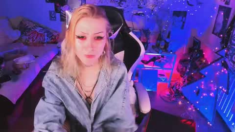 Evexxxx EX KKKRARE  online show from February 22, 6:41 pm