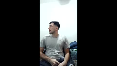 Snapshot of agustinnrod chatting on June 5, 4:02 pm agustinnrod online show from June 5, 4:02 pm