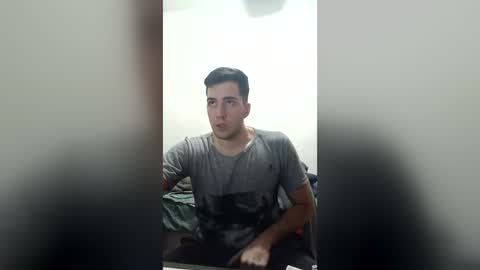 Snapshot of agustinnrod chatting on July 16, 3:29 pm agustinnrod online show from July 16, 3:29 pm
