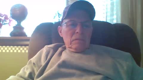 Snapshot of aguynrkfrd chatting on December 5, 3:50 pm aguynrkfrd online show from December 5, 3:50 pm