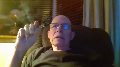 Snapshot of aguynrkfrd chatting on December 7, 10:34 am aguynrkfrd online show from December 7, 10:34 am