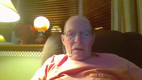 Snapshot of aguynrkfrd chatting on December 22, 9:44 am aguynrkfrd online show from December 22, 9:44 am