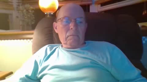 Snapshot of aguynrkfrd chatting on September 22, 9:33 am aguynrkfrd online show from September 22, 9:33 am