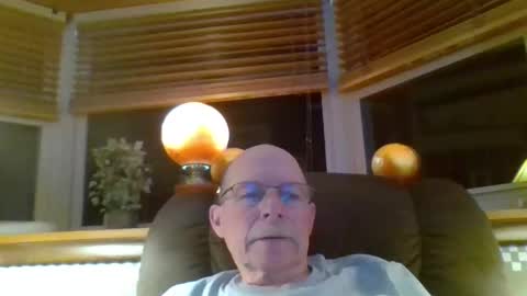 aguynrkfrd online show from April 13, 9:15 am