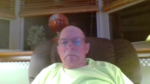 aguynrkfrd online show from July 4, 9:15 am