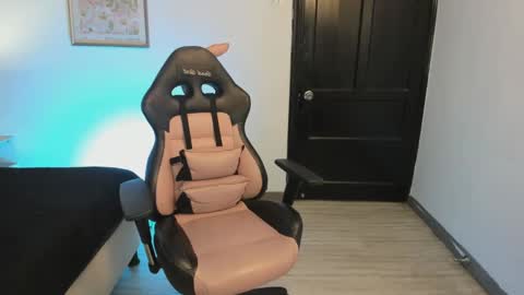 Ahmara  online show from September 19, 11:33 am