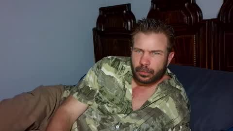 Blue Eyed Handsome Man online show from March 10, 12:37 am