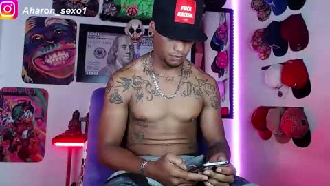 Aharon  Zamora online show from January 3, 10:29 pm