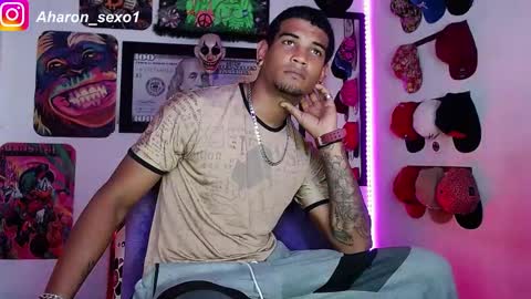 Aharon  Zamora online show from January 5, 9:25 pm