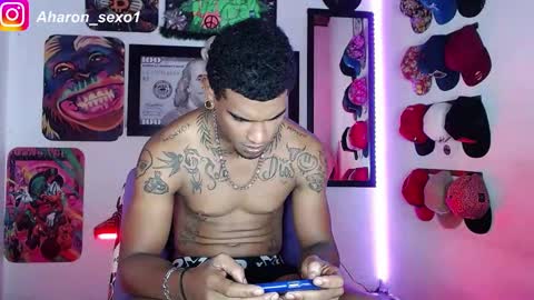 Aharon  Zamora online show from January 7, 11:56 pm