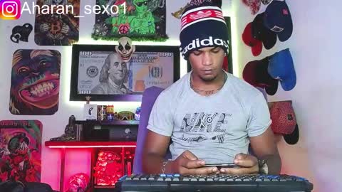 Aharon  Zamora online show from February 15, 6:12 am