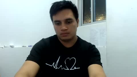 Snapshot of ahntony__69 chatting on June 26, 5:23 am ahntony 69 online show from June 26, 5:23 am
