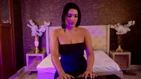 Snapshot of ahri_rose chatting on September 15, 10:15 am Ahri online show from September 15, 10:15 am