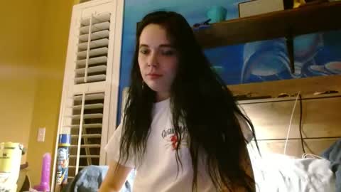 Snapshot of ahungkittykat chatting on March 15, 7:14 am Kat online show from March 15, 7:14 am