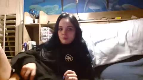 Snapshot of ahungkittykat chatting on March 25, 2:39 am Kat online show from March 25, 2:39 am