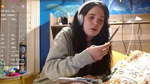 Snapshot of ahungkittykat chatting on April 20, 12:13 am Kat online show from April 20, 12:13 am