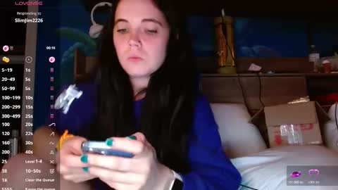 Snapshot of ahungkittykat chatting on April 28, 4:06 am Kat online show from April 28, 4:06 am