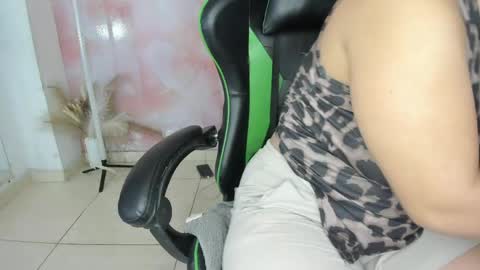 karoline  online show from April 22, 9:38 pm