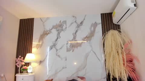 Snapshot of aidaadams chatting on February 11, 12:37 pm Aida  online show from February 11, 12:37 pm