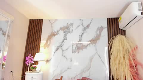 Snapshot of aidaadams chatting on February 12, 12:22 pm Aida  online show from February 12, 12:22 pm