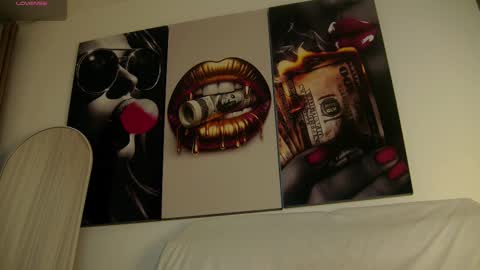 Snapshot of aidaadams chatting on September 22, 9:33 am Aida  online show from September 22, 9:33 am