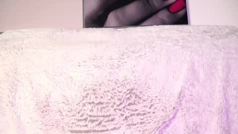 Snapshot of aidaadams chatting on September 28, 4:45 pm Aida  online show from September 28, 4:45 pm