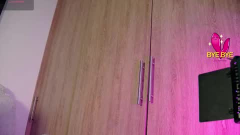 Snapshot of aidaadams chatting on October 19, 10:49 am Aida  online show from October 19, 10:49 am