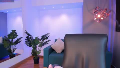 aidajoness online show from November 11, 12:05 pm