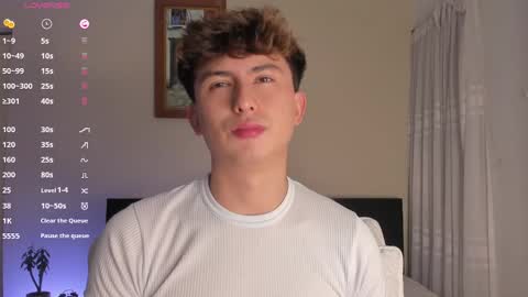 Snapshot of aidan_hale chatting on December 3, 1:41 am A H online show from December 3, 1:41 am