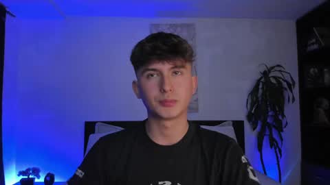 Snapshot of aidan_hale chatting on January 28, 1:50 am A H online show from January 28, 1:50 am