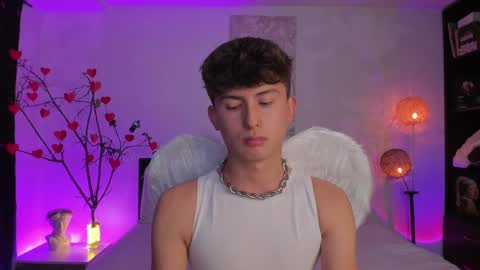 Snapshot of aidan_hale chatting on February 15, 3:09 am A H online show from February 15, 3:09 am