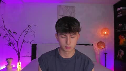 Snapshot of aidan_hale chatting on February 16, 1:58 am A H online show from February 16, 1:58 am