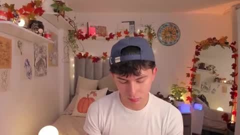 Snapshot of aidan_hale chatting on October 18, 1:41 am A H online show from October 18, 1:41 am