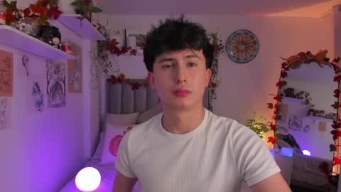 Snapshot of aidan_hale chatting on October 22, 2:12 am A H online show from October 22, 2:12 am